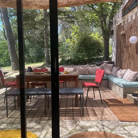 Avec Patio Et Pool House Tatil Evi