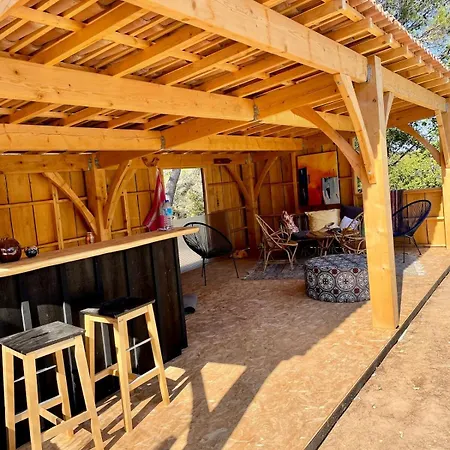 Avec Patio Et Pool House *